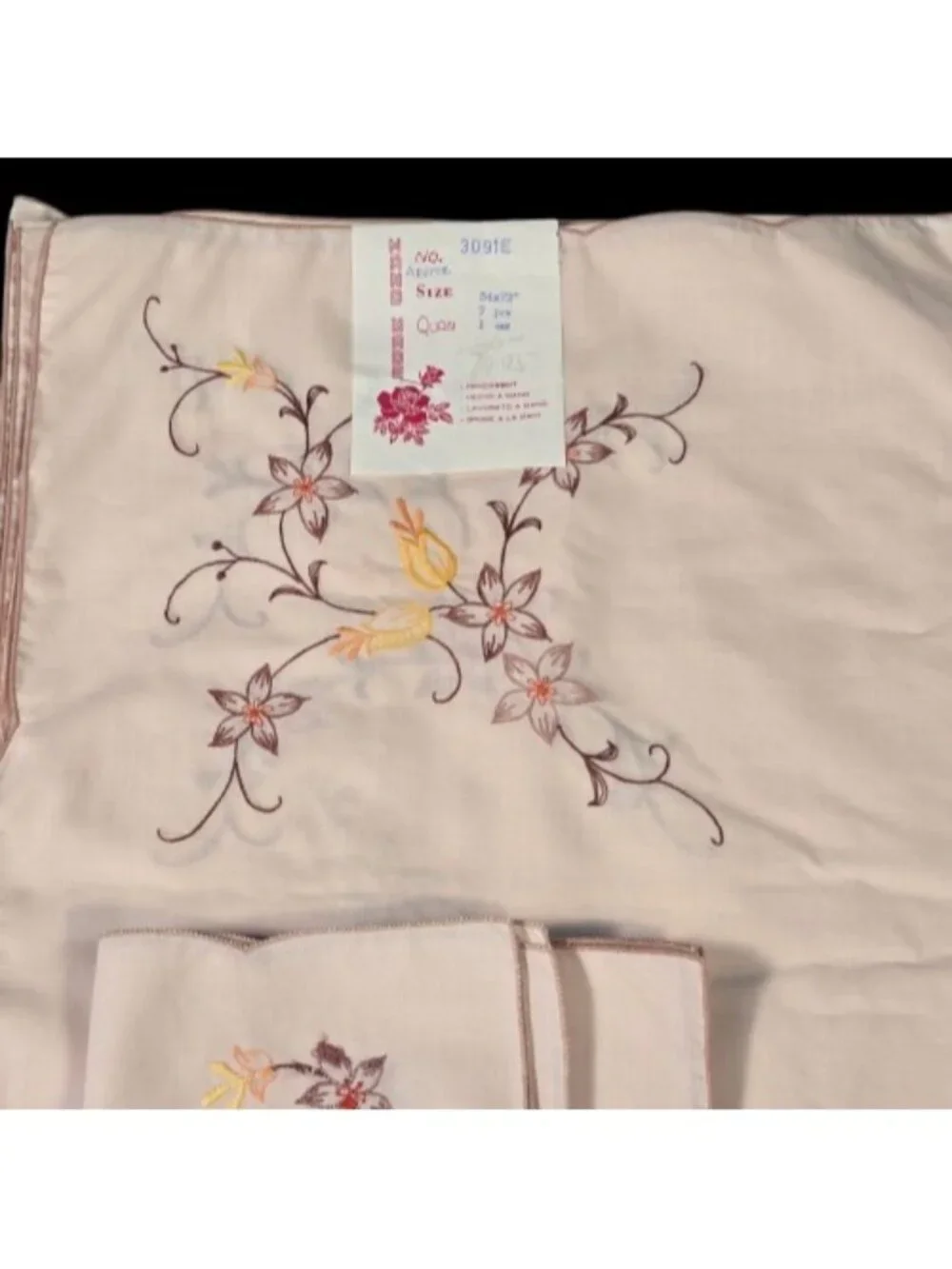 Vintage Hand Made Embroidered Tablecloth Napkins Set Floral 54